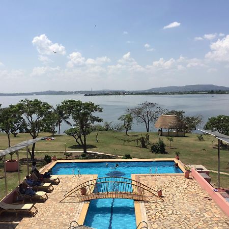 Villa Samuka Island Retreat à Jinja Extérieur photo