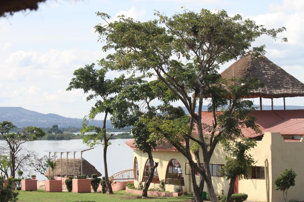 Villa Samuka Island Retreat à Jinja Extérieur photo