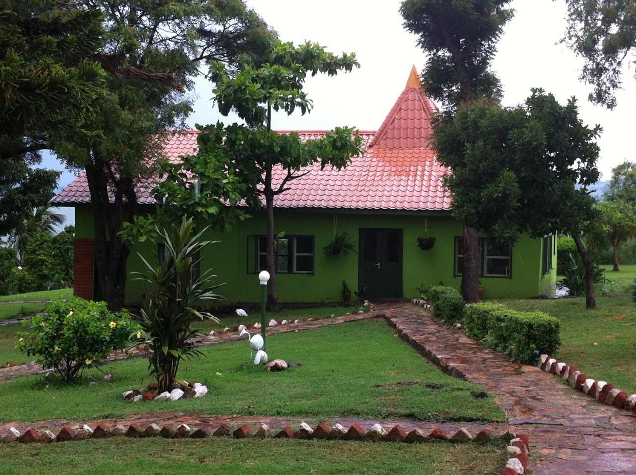 Villa Samuka Island Retreat à Jinja Extérieur photo