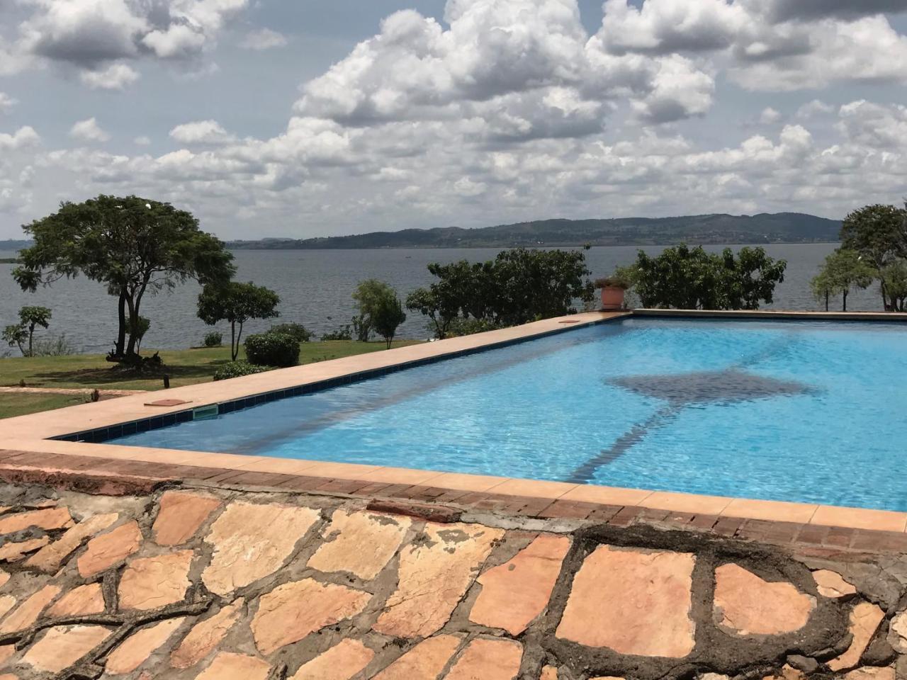 Villa Samuka Island Retreat à Jinja Extérieur photo