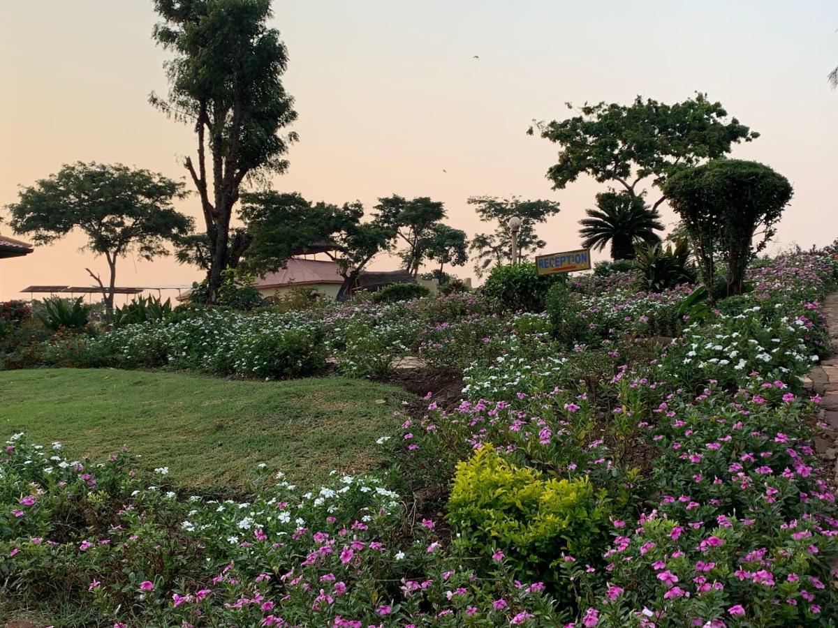 Villa Samuka Island Retreat à Jinja Extérieur photo