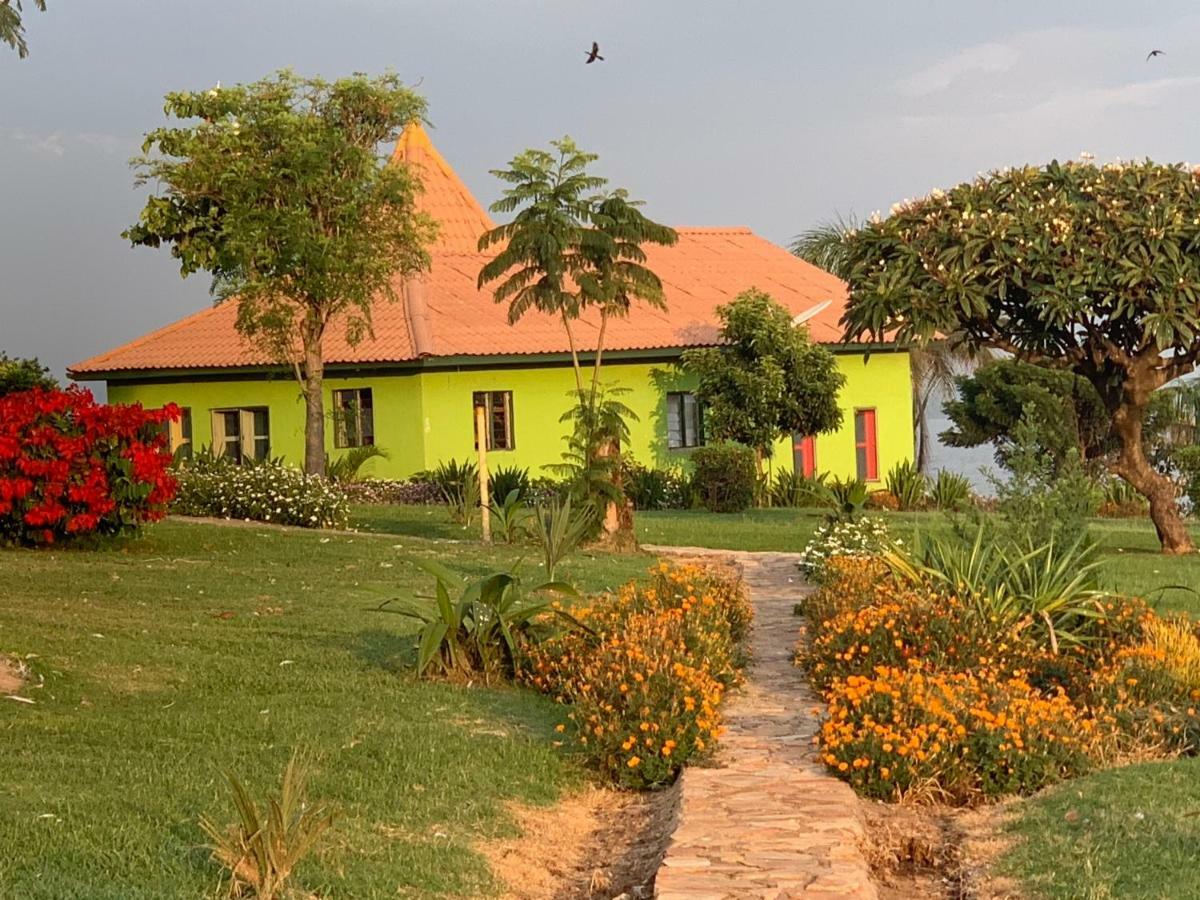 Villa Samuka Island Retreat à Jinja Extérieur photo