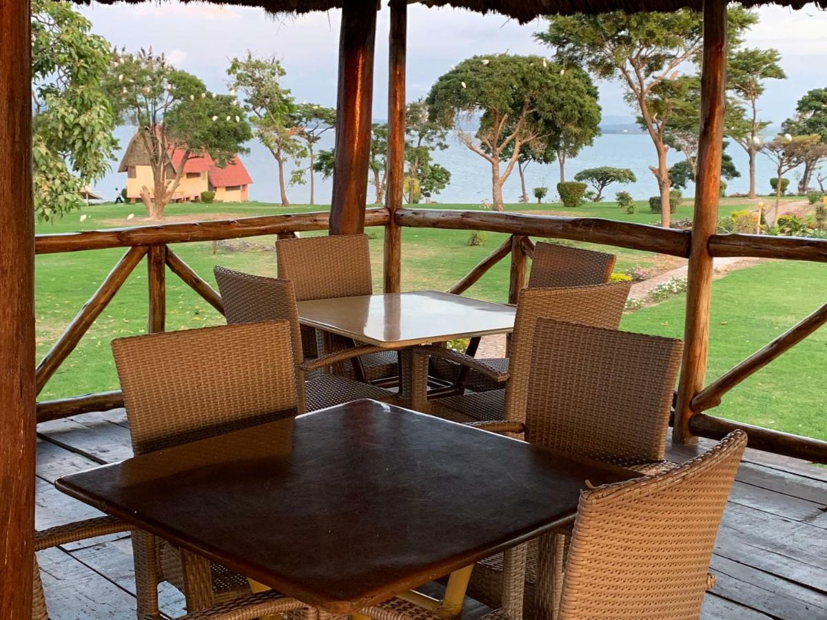 Villa Samuka Island Retreat à Jinja Extérieur photo