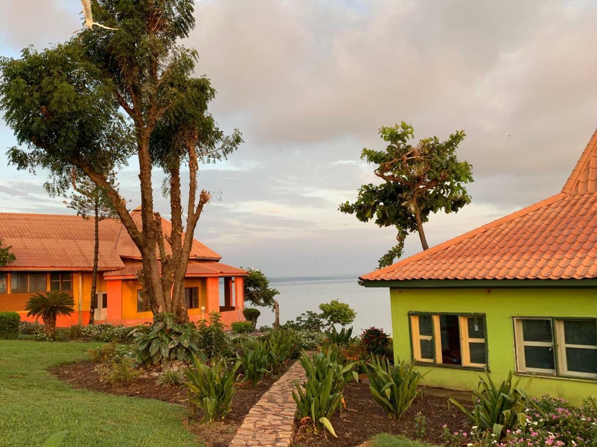 Villa Samuka Island Retreat à Jinja Extérieur photo