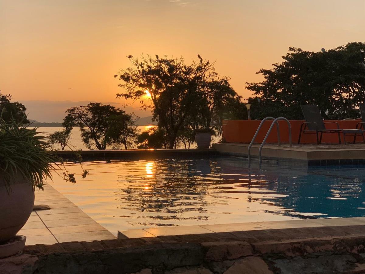 Villa Samuka Island Retreat à Jinja Extérieur photo